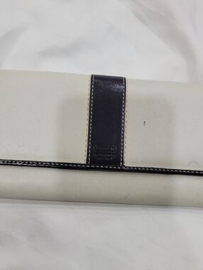 COACH Cream Leather Wallet With Coin Purse